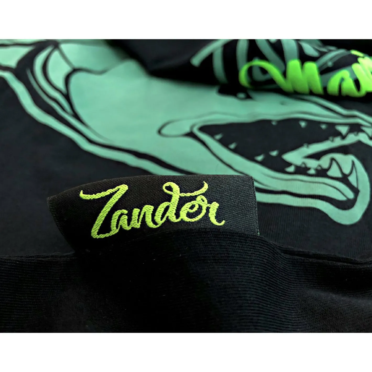 New Hotspot Fishing Mania Zander Polo-Shirt Herren (Black)